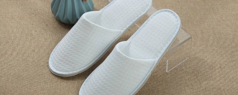 白拖鞋黑了怎么洗掉 白色拖鞋发黑洗不掉咋办