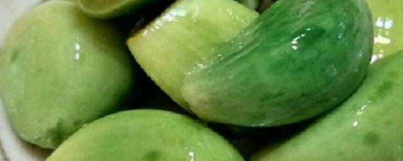 夏天腌蒜怎么能变绿色（夏天如何能让腌蒜变绿）