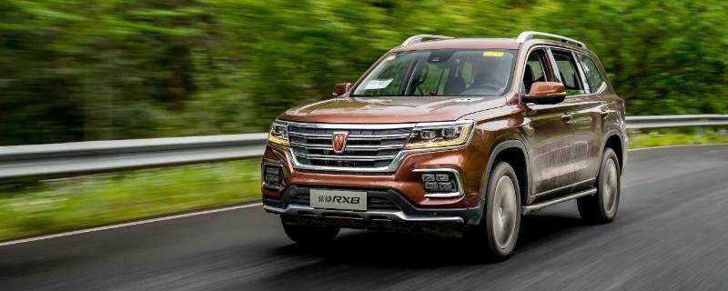 荣威RX8制动液哪里加（荣威rx8变速箱油加油口）