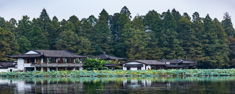 斜屋顶开天窗有哪几种