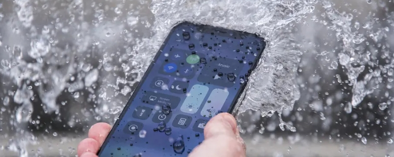 iPhone11防水吗 iphone11防水吗可以放进水里吗