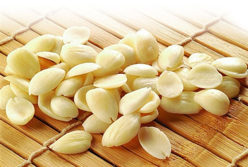 杏仁（杏仁有什么作用和功效）