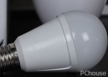 Wulian 云家7W彩光球泡灯02型简介 Wulian 云家7W彩光球泡灯02型简介