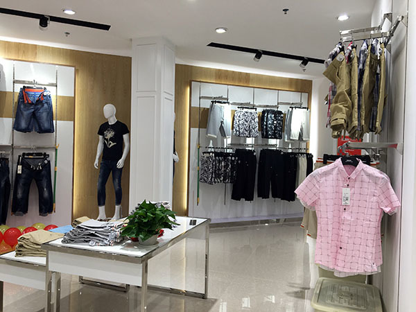 服装店装修需要多少钱（服装店装修需要多少钱一平方）