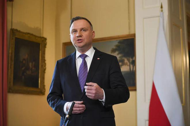 北约给台阶,泽连斯基不下来?