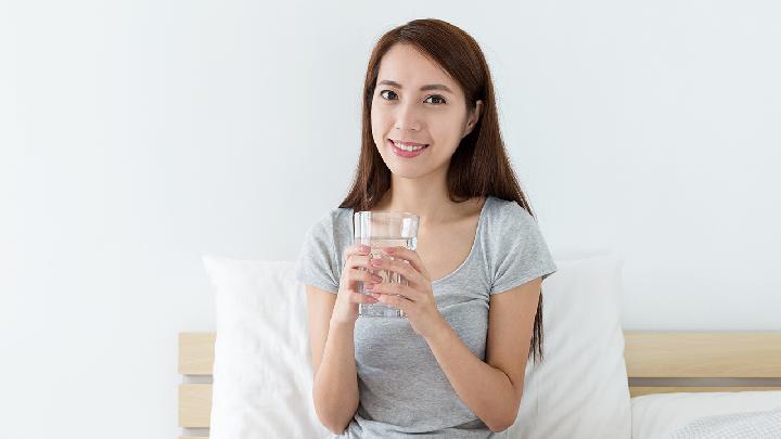 乳房大小决定女孩子性格吗 乳房大小决定女孩子性格吗图片