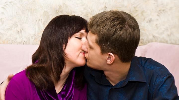 女人出现性冷淡应该怎么办 女人出现性冷淡应该怎么办呢