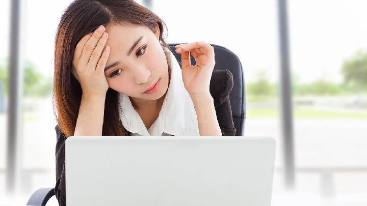 女性月经推迟到底怎么回事(女性月经推迟到底怎么回事儿)