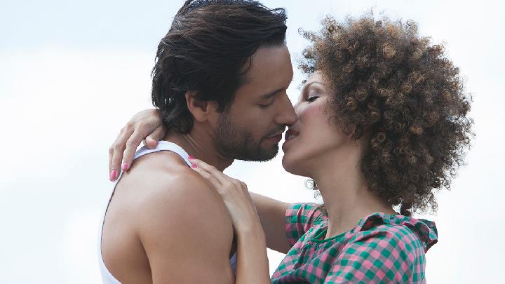 女性月经推迟是怎么回事? 女性例假推迟该怎么办