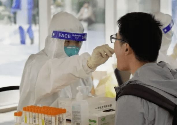 重磅!全国多个机场宣布:不查核酸和健康码!多地核酸检测采购项目终止,广州宣布此轮疫情发布会告一段落