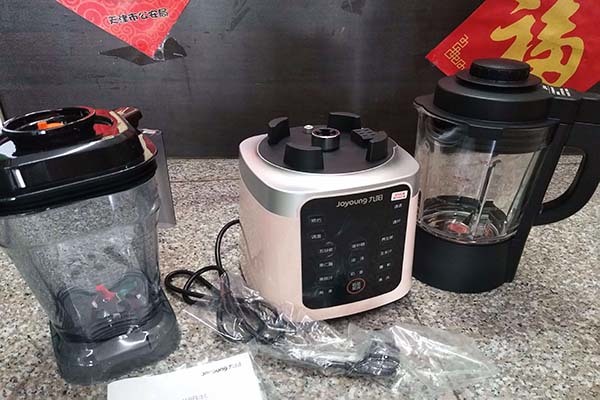 破壁机和豆浆机区别在哪 用破壁机可以做哪些好吃的 破壁机买哪个牌子* 破壁机和豆浆机区别在哪 用破壁机可以做哪些好吃的 破壁机买哪个牌子*