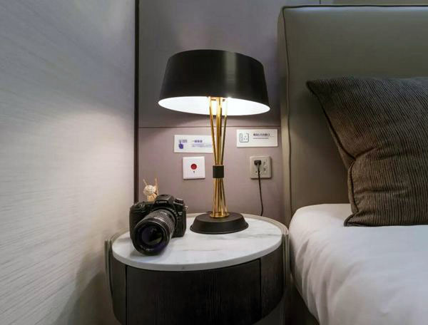 床头柜留几个插座 床头柜插座一般多高 床头柜留几个插座 床头柜插座一般多高