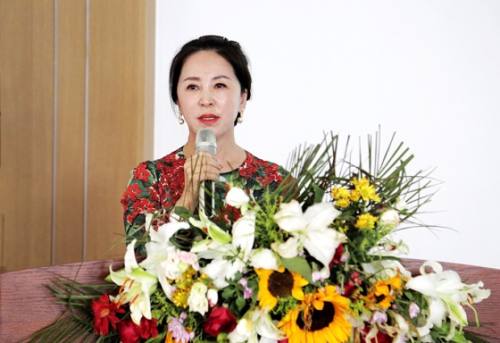 多元化增长的新高度——鹏鸿木业集团半年度工作会议再续新征途 多元化增长的新高度——鹏鸿木业集团半年度工作会议再续新征途