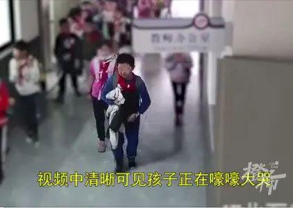 课堂上身体不适7次举手，8岁男孩送医后不幸离世……当地教育部门回应