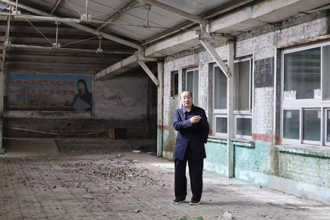 因肺结核疫情获刑的中学校长，11年后仍在等“一个结果”｜深度报道