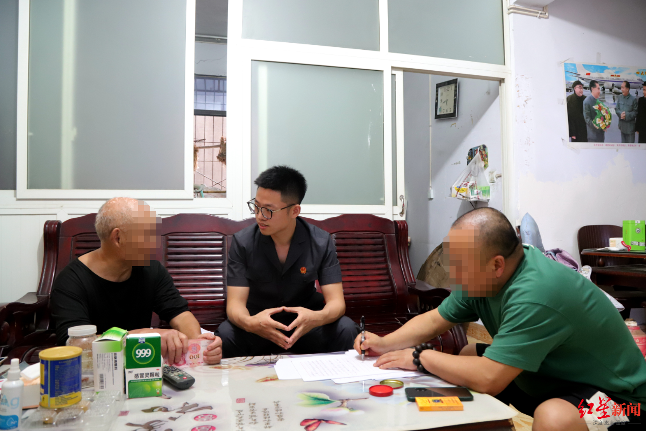  一个追债人的8年离奇人生：借出60余万追债时因撞死行人获刑 出狱后讨债路上又遭车祸