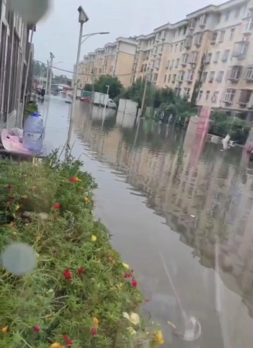 北京城郊，当洪水涌向空巢老人 北京的洪水