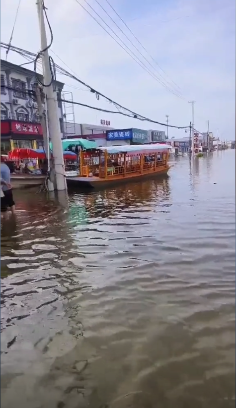 廊坊洪水中有游船收费观光（廊坊大型水上游乐园）