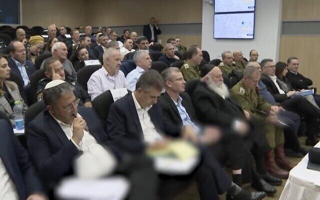 以色列内阁投票同意与哈马斯达成临时停火协议 