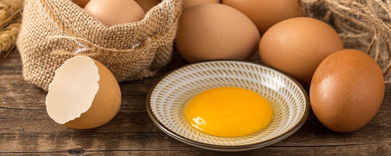 蒸鸡蛋保鲜膜上面要扎几个洞吗（蒸鸡蛋的时候保鲜膜要扎孔嘛）